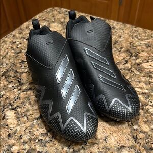 Adidas football cleat youth size 4